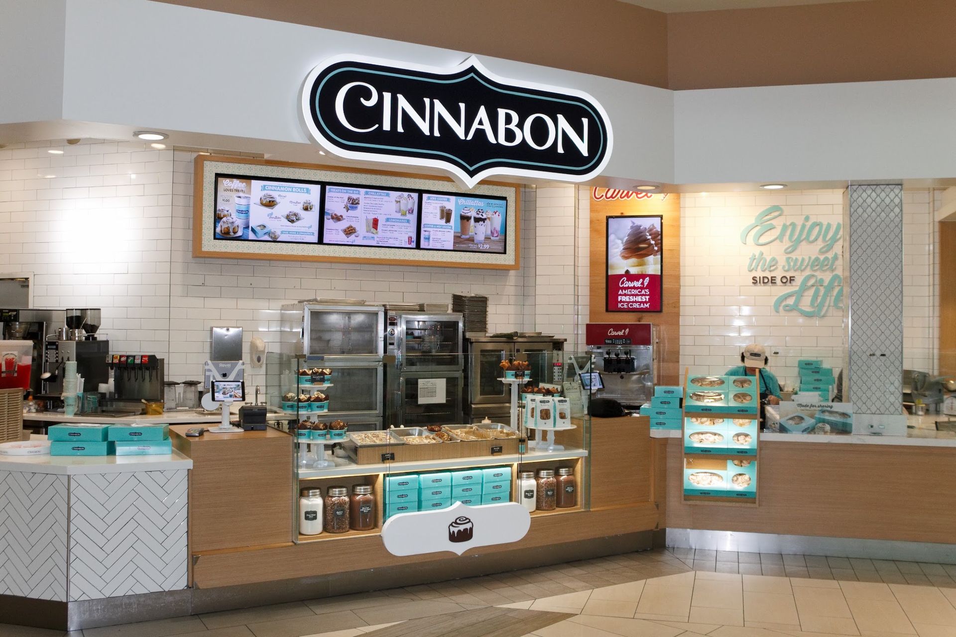 Cinnabon restaurant with WAND digital menu boards